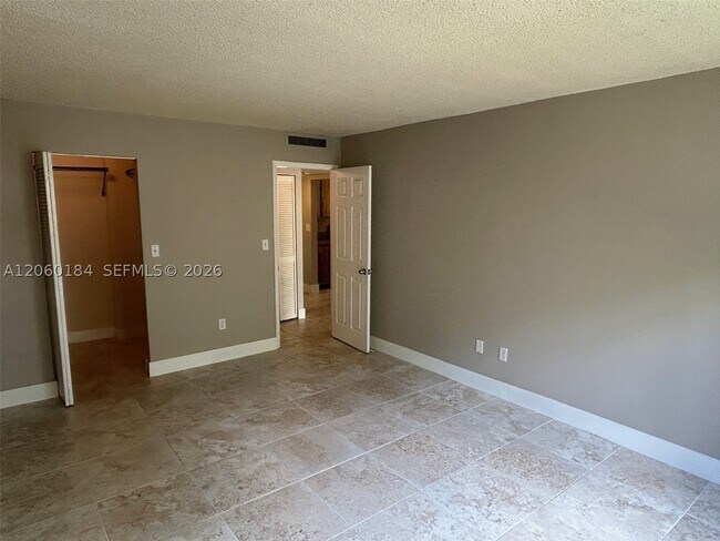 Foto del edificio - 9301 SW 92nd Ave