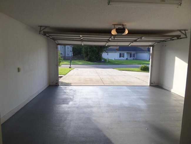 Building Photo - 408 Highland Ridge Drive