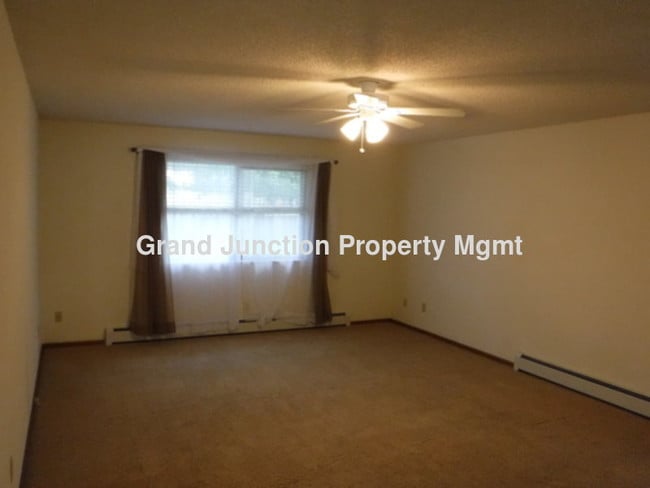 Foto del edificio - Cute 3 bedroom house.  Well maintained.