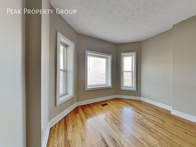 Foto del edificio - 1394 Indianola Ave