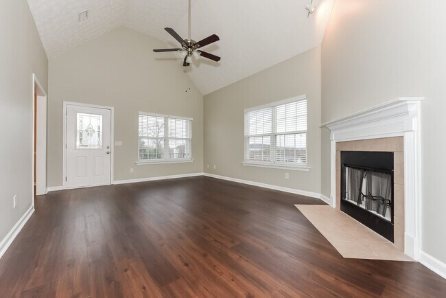 Building Photo - 1903 Champlain Dr