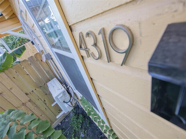 Building Photo - 4319 Chapman St