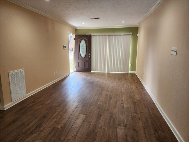 Building Photo - 10922 Sela Ln