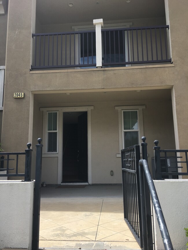 Foto del edificio - 2045 Oakland Rd