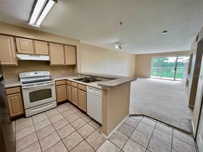 Foto del edificio - 13917 Fairway Island Dr