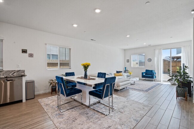 Building Photo - 3324 Pruett Dr