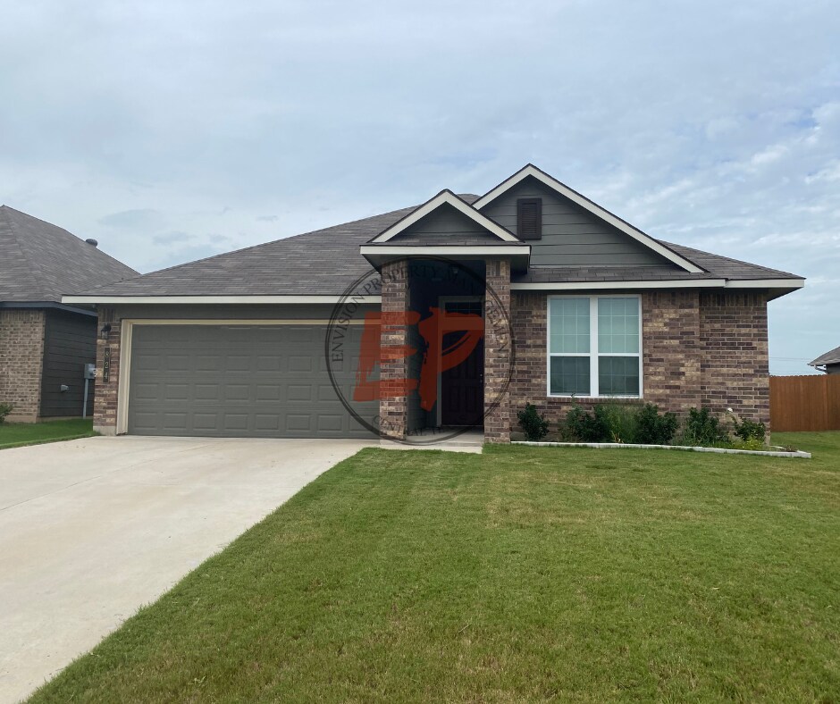 Foto principal - 824 N Fork Ranch Rd