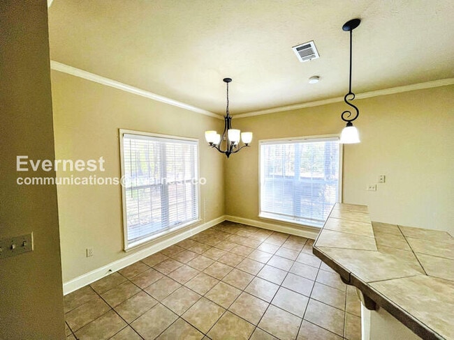 Building Photo - 806 Meadow Way Cove