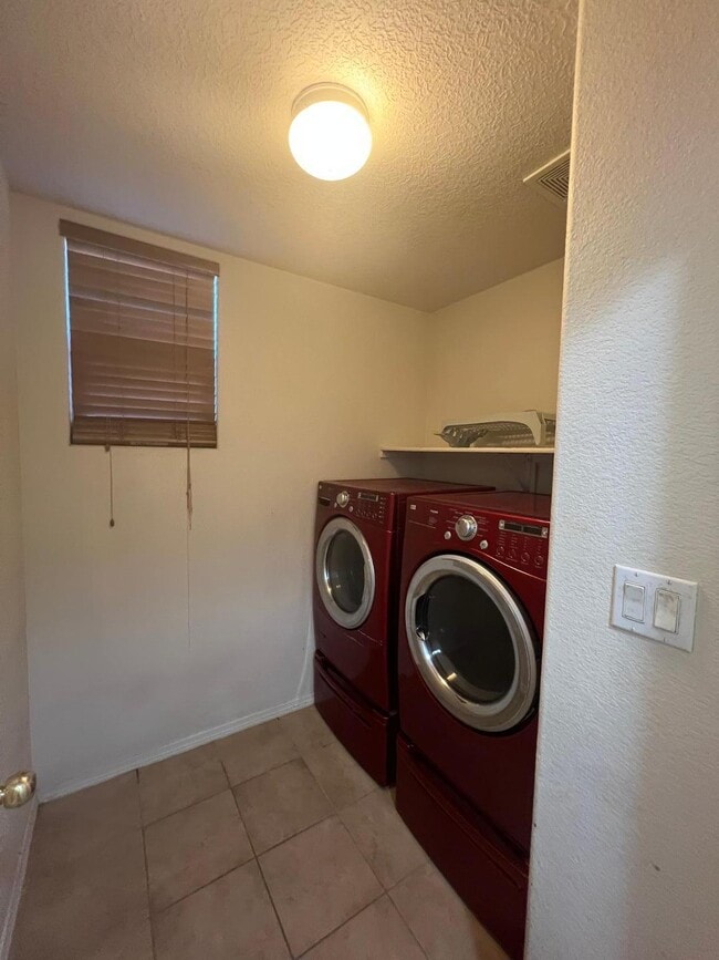 Building Photo - 8112 Corn Mountain Pl NW