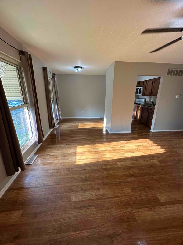 Foto del edificio - 3740 Dixie Dr