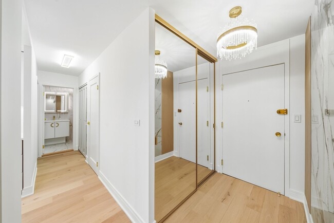 Building Photo - 88 W Schiller St