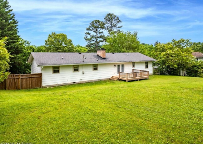 Building Photo - 1221 Southbreeze Cir