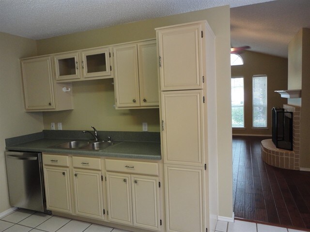 Building Photo - 4067 Tulip Tree Drive