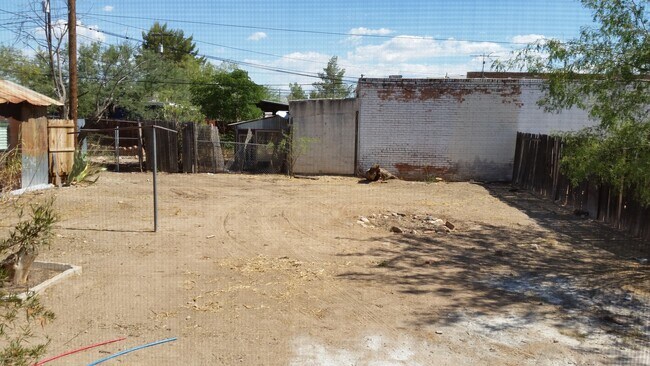 Foto del edificio - 316 E 17th St