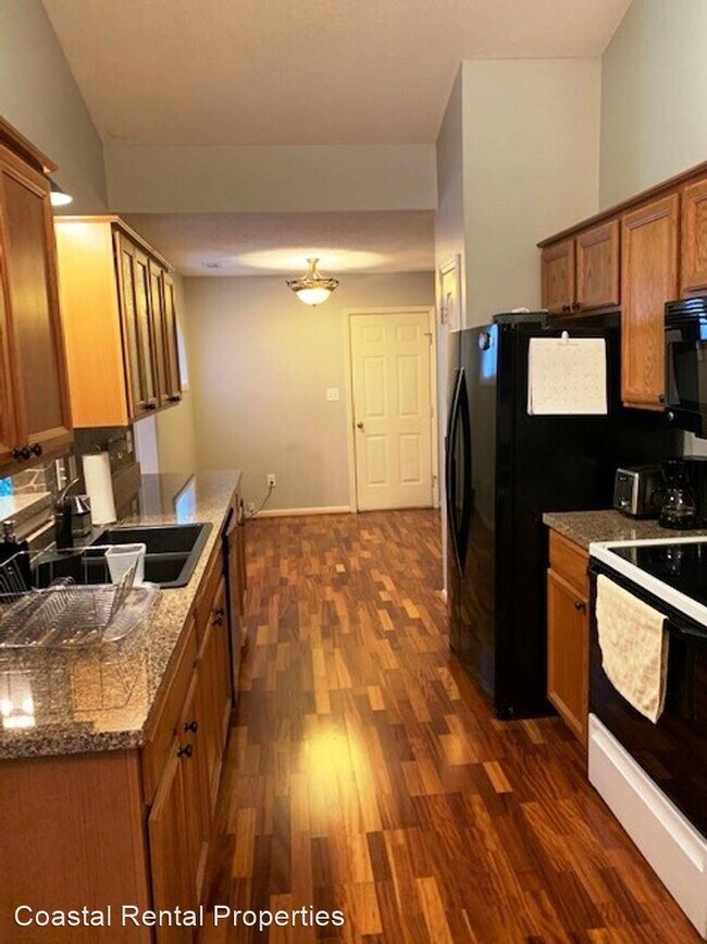Building Photo - 3 br, 2 bath House - 516 Lake Park Dr.