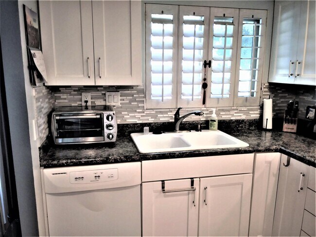 Building Photo - 41915 Largo