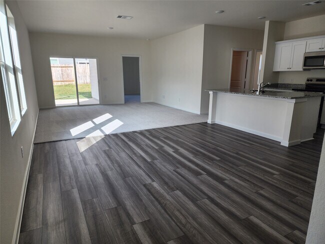 Building Photo - 31306 Gayle Prairie Oaks St