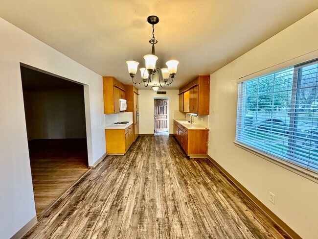 Foto del edificio - Southside Corner Lot 3 Bedroom, 2 Bath Home For Rent