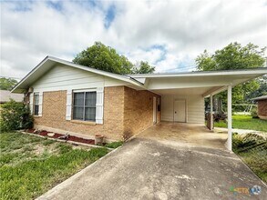 Building Photo - 331 Bobolink Dr