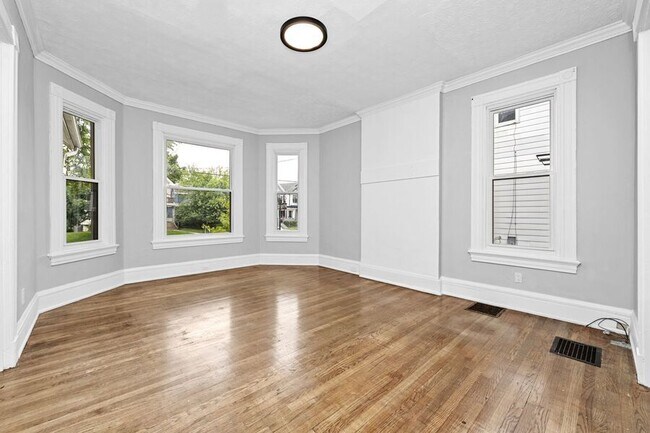 Foto del edificio - 1753 Williams Ave