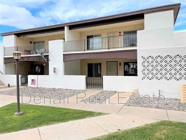 Foto del edificio - 220 Old Litchfield Rd