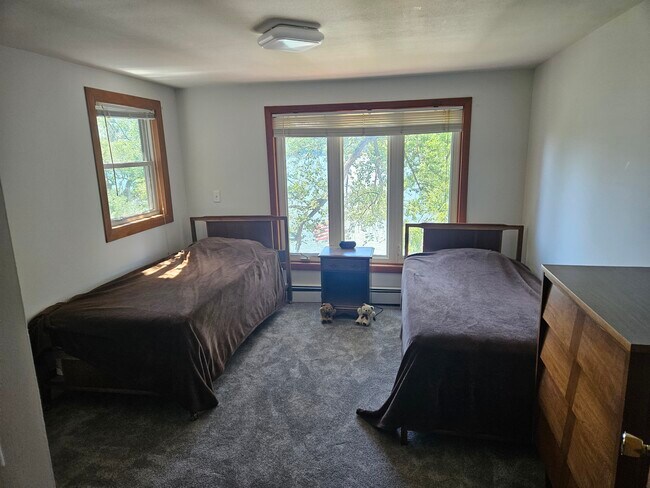 Foto del edificio - 7851 E Lakeshore Dr