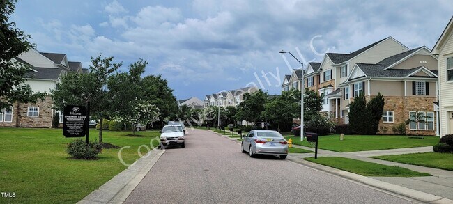 Foto del edificio - 9824 Precious Stone Dr