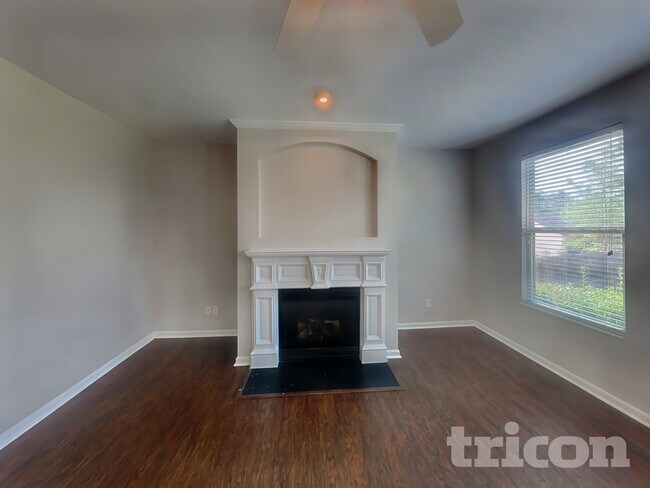 Foto del edificio - 5517 Village Trace