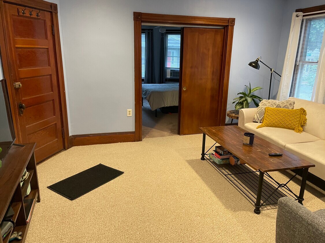 Living room - 19 Central St