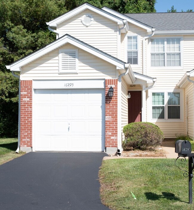 Building Photo - 16295 Rose Wreath Ln