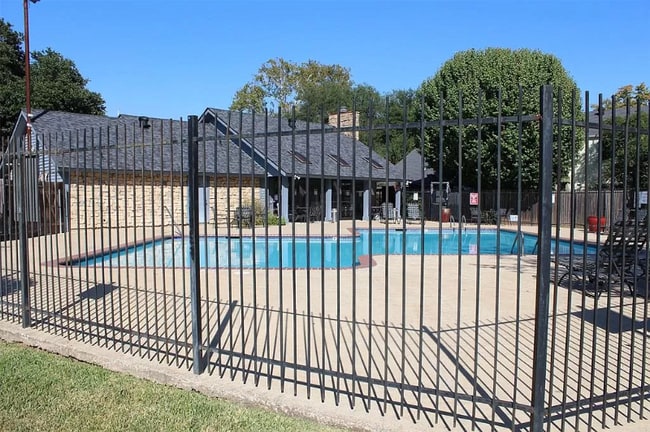Building Photo - 258 Settlers Park Dr