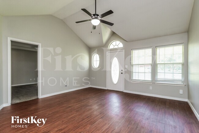 Building Photo - 10684 Royal York Dr
