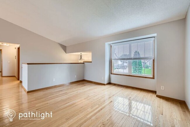 Foto del edificio - 302 7th St S