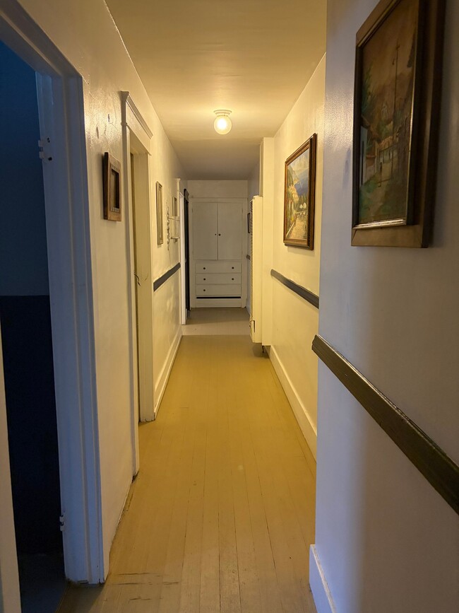 Building Photo - 5610 S Wilton Pl