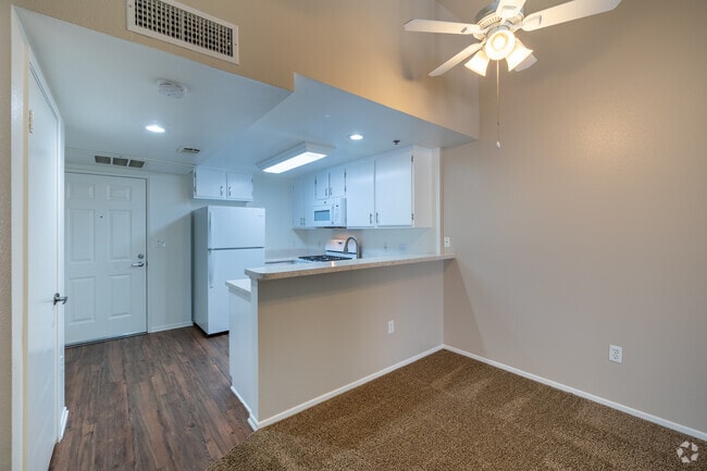 1 habitación, 1 baño - 620 pies cuadrados - Comedor - Cedar Creek Senior Apartments 55+