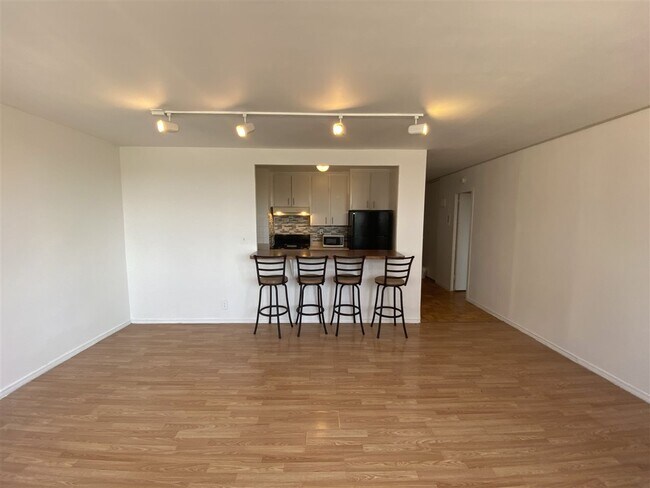 Building Photo - 280 Marin Blvd