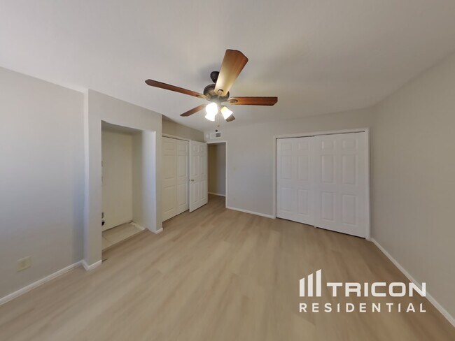 Foto del edificio - 3308 E Bloomfield Rd