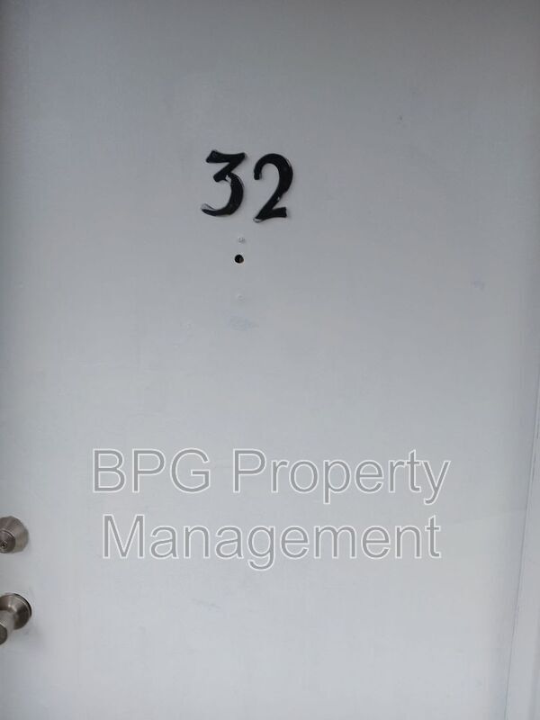 Foto del edificio - 123 Circle Dr