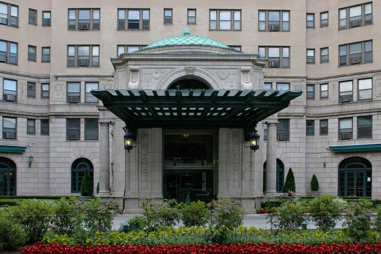 Windermere House Apartments 16421660 E 56th St Chicago, IL