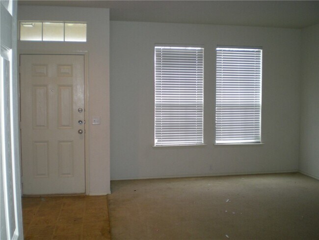 Foto del edificio - Don't miss the opportunity to lease this gorgeous Townhome in the heart of McKinney!