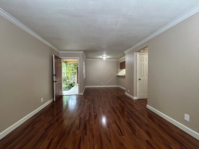 Foto del edificio - Move-In Ready 1BR in Sought-After Kirkwood...