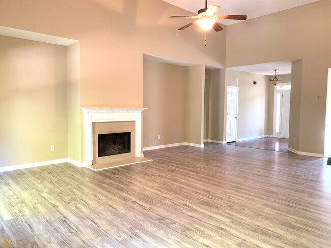 Building Photo - 190 Brandish Dr