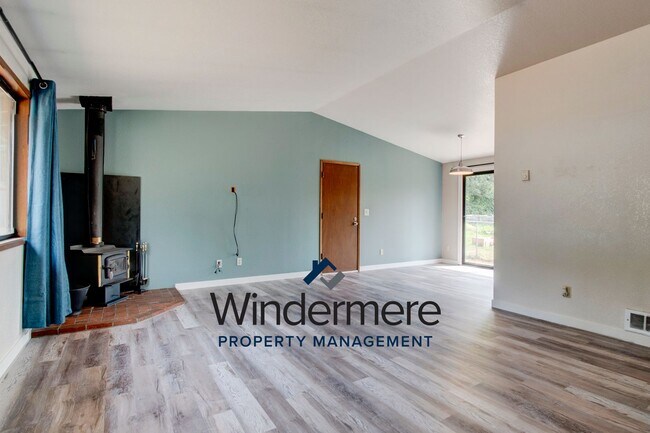 Foto del edificio - 2 Bed 1 Bath Home in Northgate