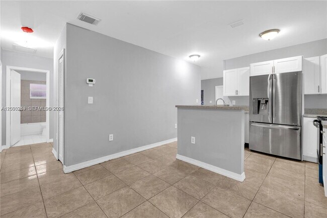 Foto del edificio - 2000 NW 27th St