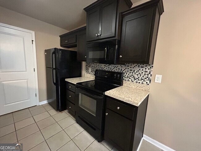 Building Photo - 150 Cypress Ct