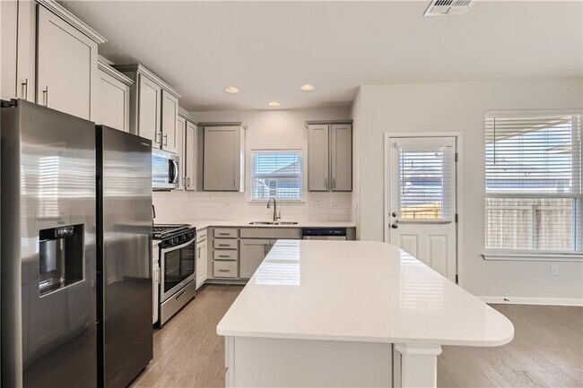 Building Photo - 10808 Jameson Dr