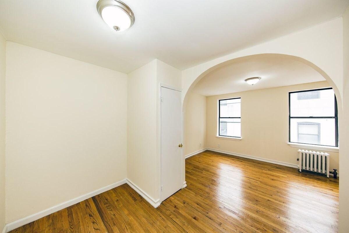 Primary Photo - 21 Avenue B