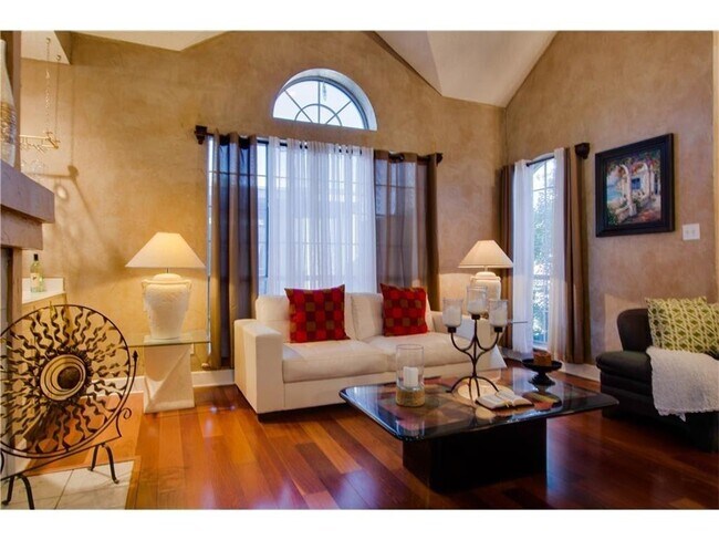 Foto del edificio - 1301 Berkeley Ct