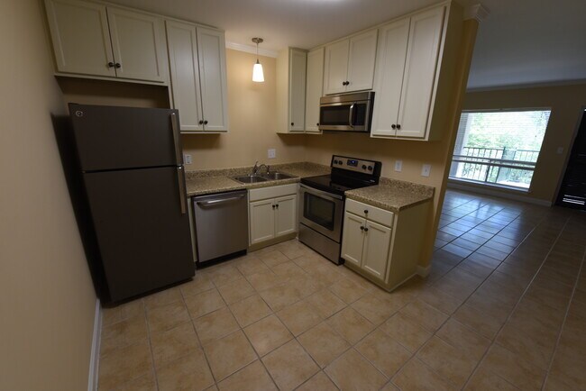 Building Photo - 57 Hanover Cir