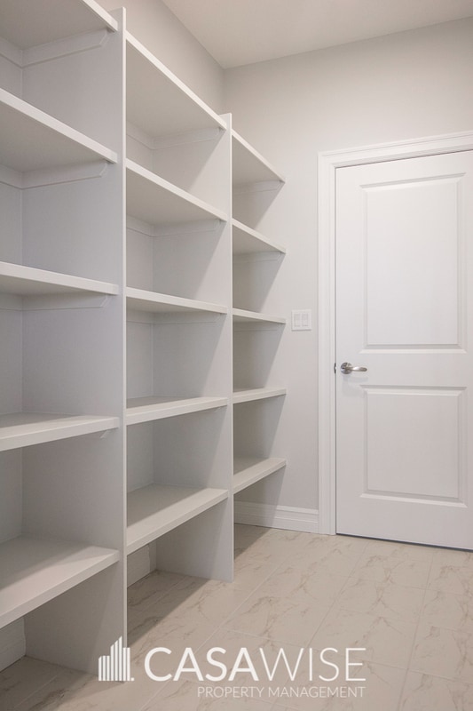 Photo du bâtiment - 8173-222A 222A St NW